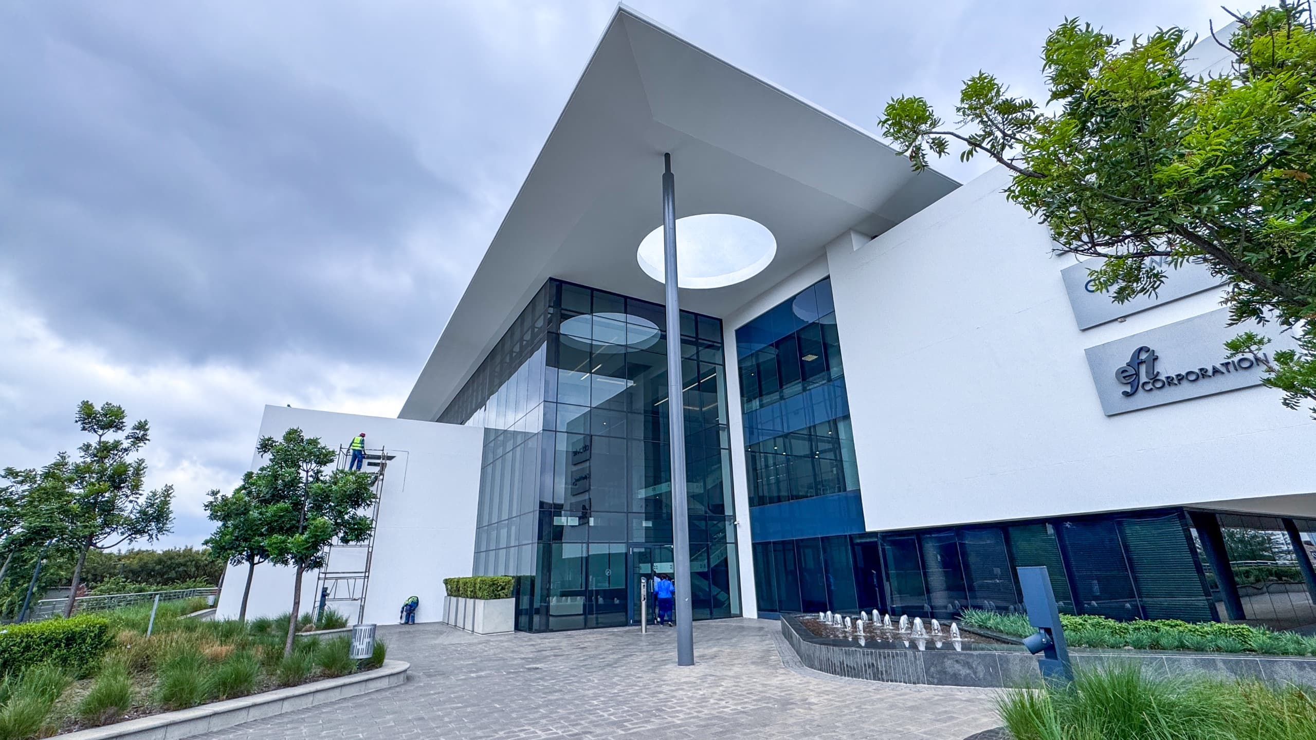 442 m² Grey-Box Office, Waterfall Corporate Campus