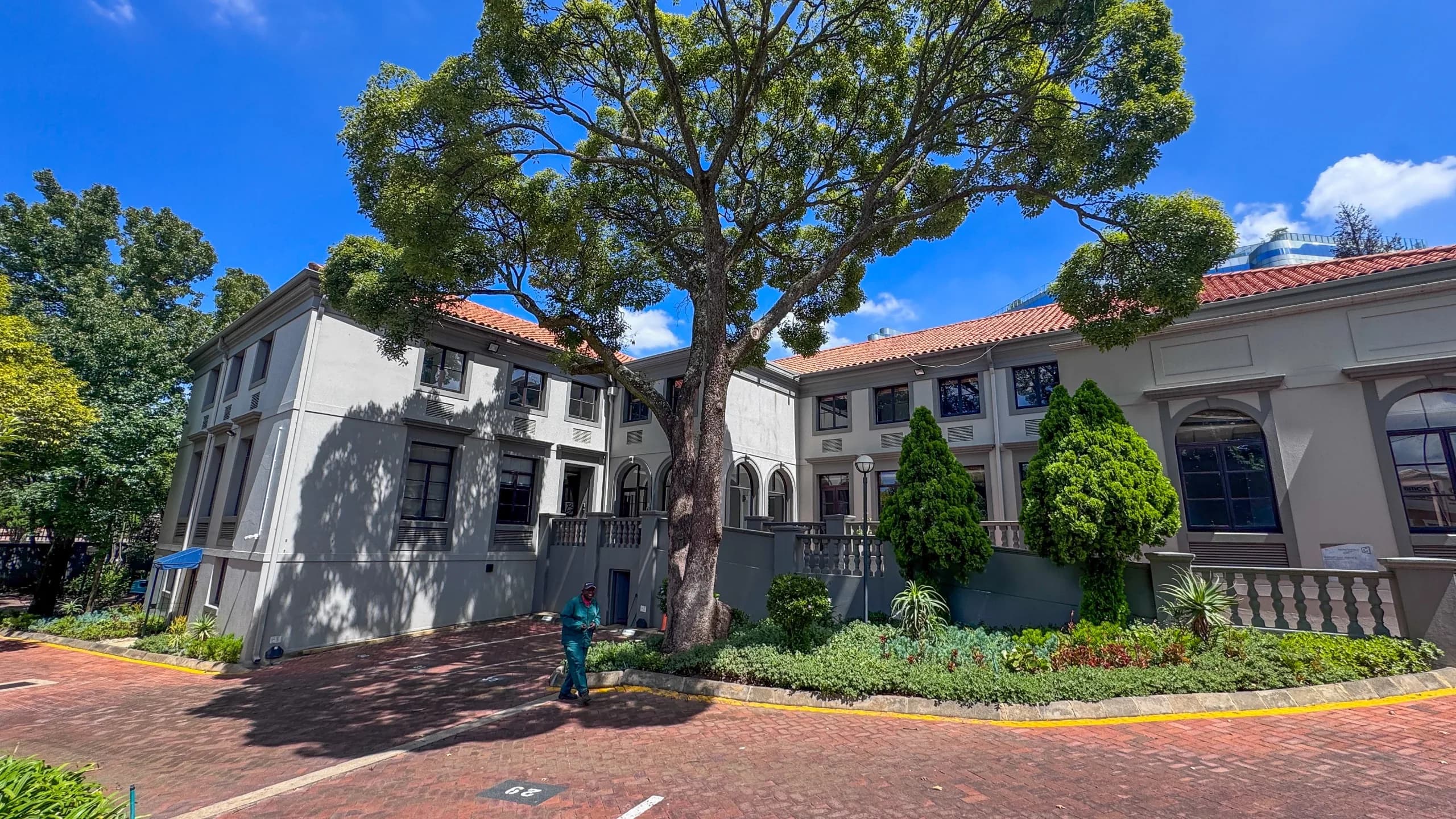 Modern 385m2 1st-Floor Fitted Office Suite with Private Balcony | Wierda Court, Katherine Street, Sandton