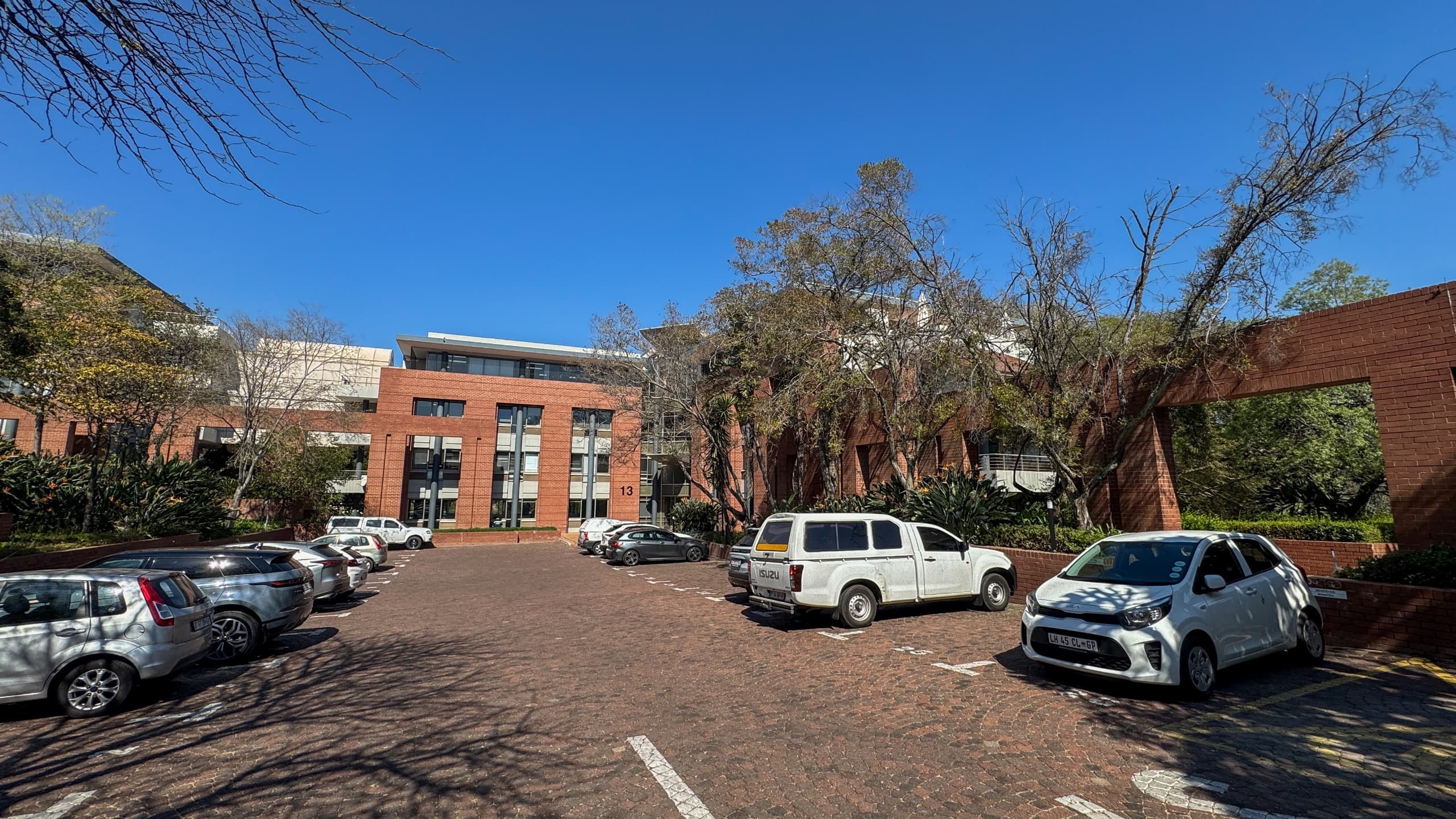 Turnkey 262m2 Ground-Floor Suite with Frameless Glass Partitions | Woodlands Office Park, Woodmead
