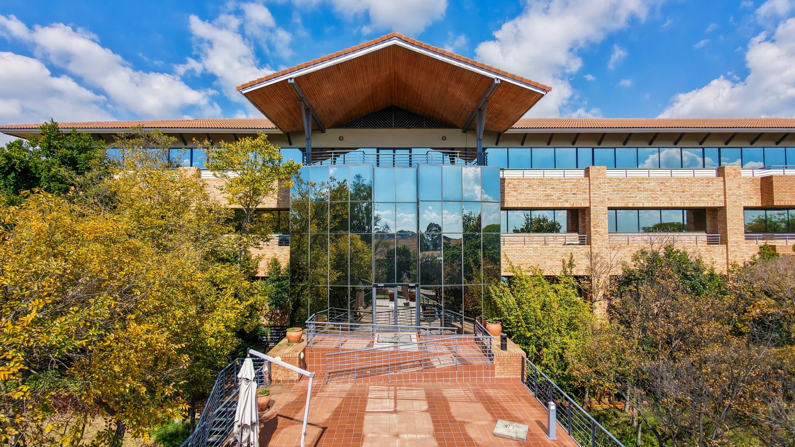 Fitted 906m2 2nd-Floor A-Grade Office with Boardrooms & Executive Suites | Sagewood House, Woodmead