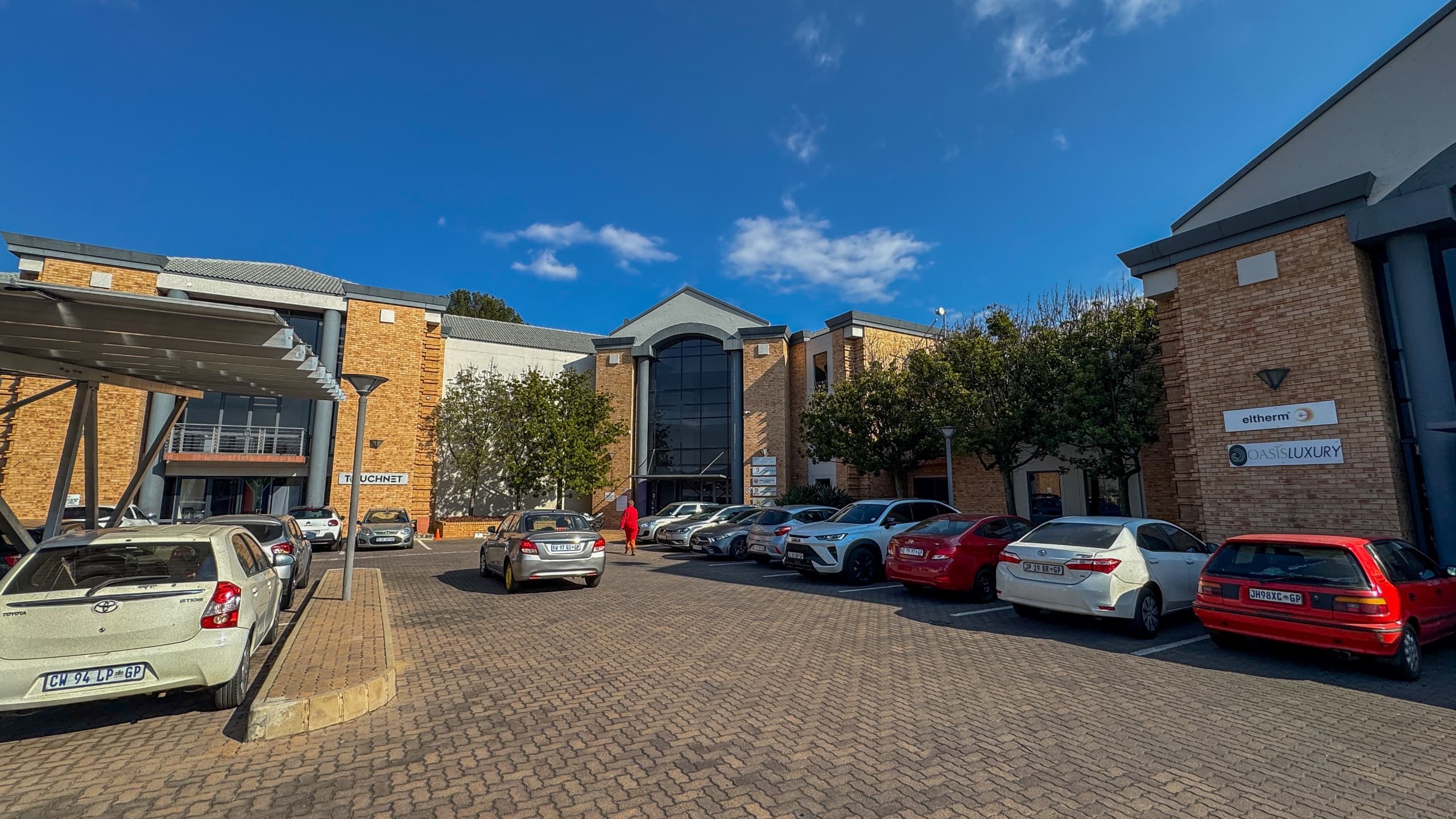 Fitted 200m2 1st-Floor Office with Private Balcony, Boardroom & Meeting Room | 151 Katherine, Sandton
