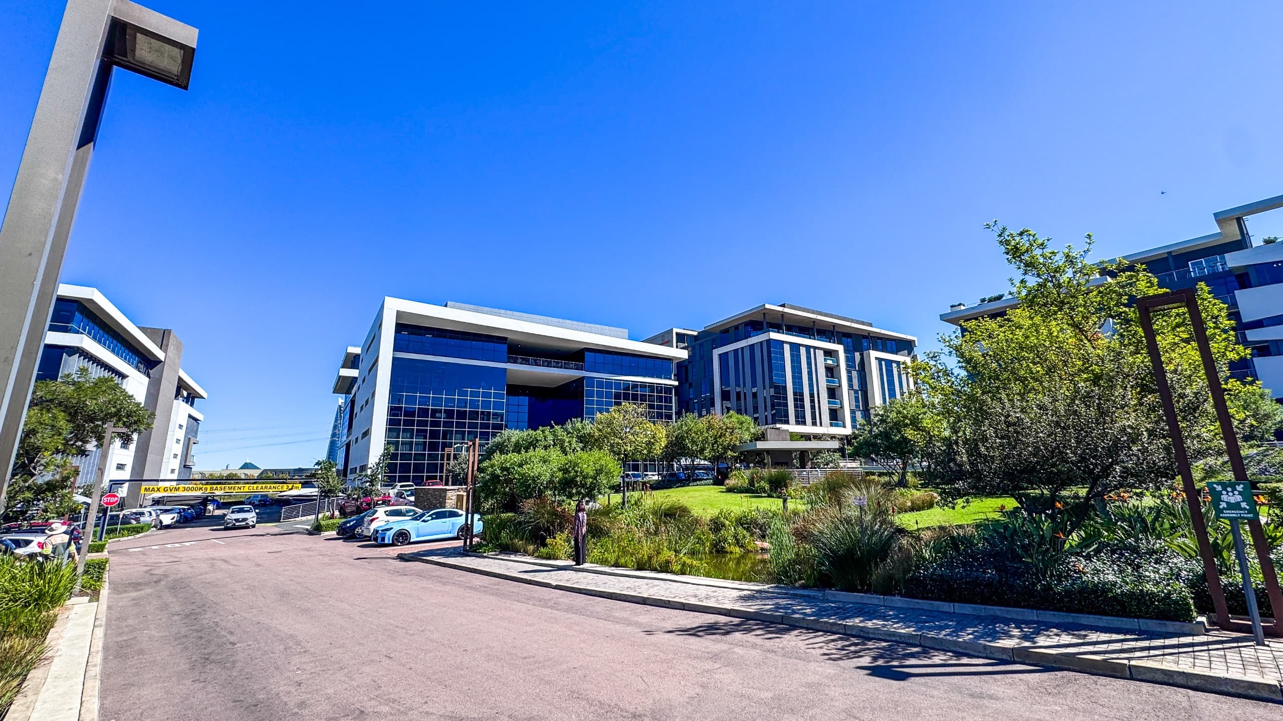 1,348 m² Fitted Office to Let at Hertford Office Park