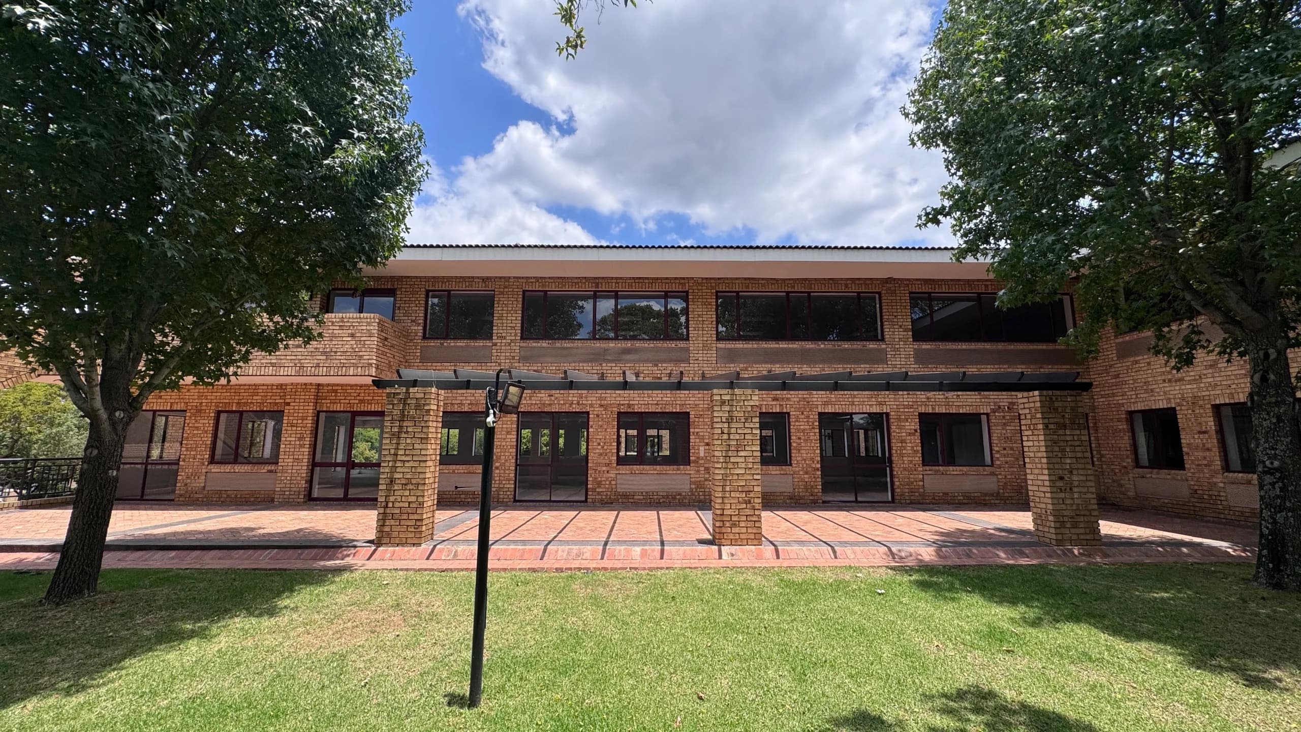 Renovated 533m2 Ground-Floor Office with Direct Garden Access in White-Box Condition | Kernick House, Waterfall Park, Vorna Valley