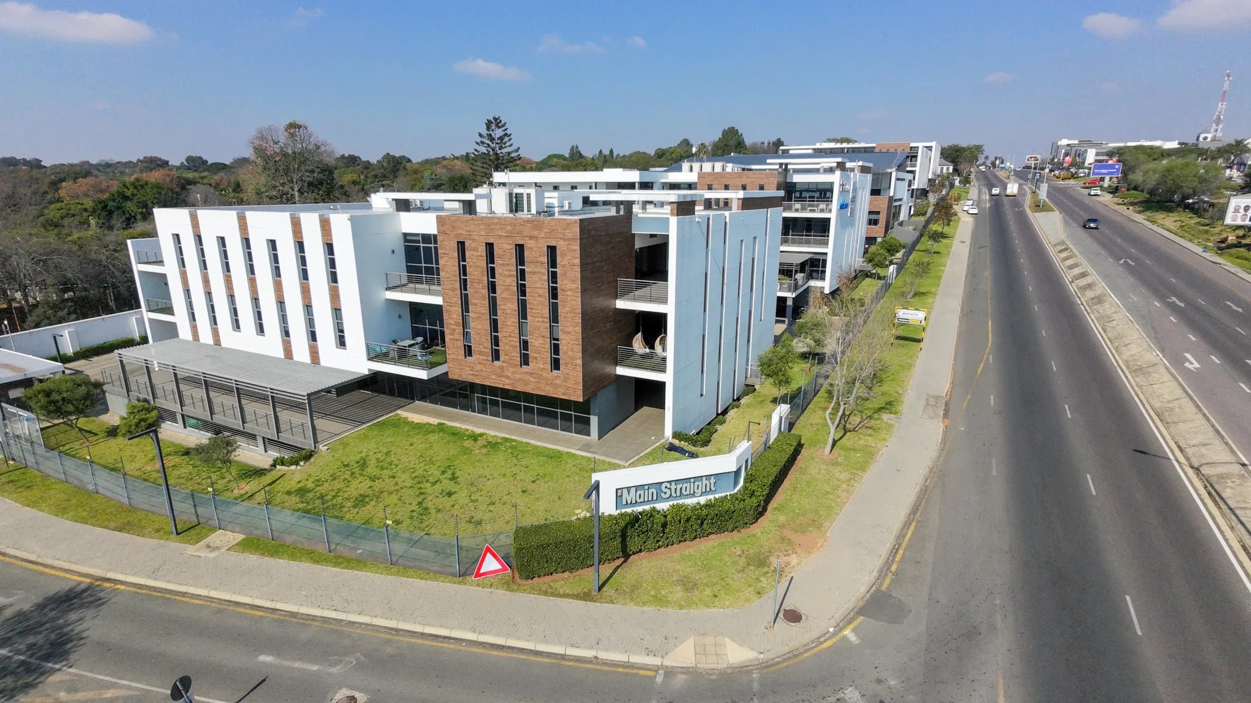 Standalone 2,591m2 3-Storey Headquarters with Full Naming Rights onto Main Road | Bryanston Main Straight, Bryanston