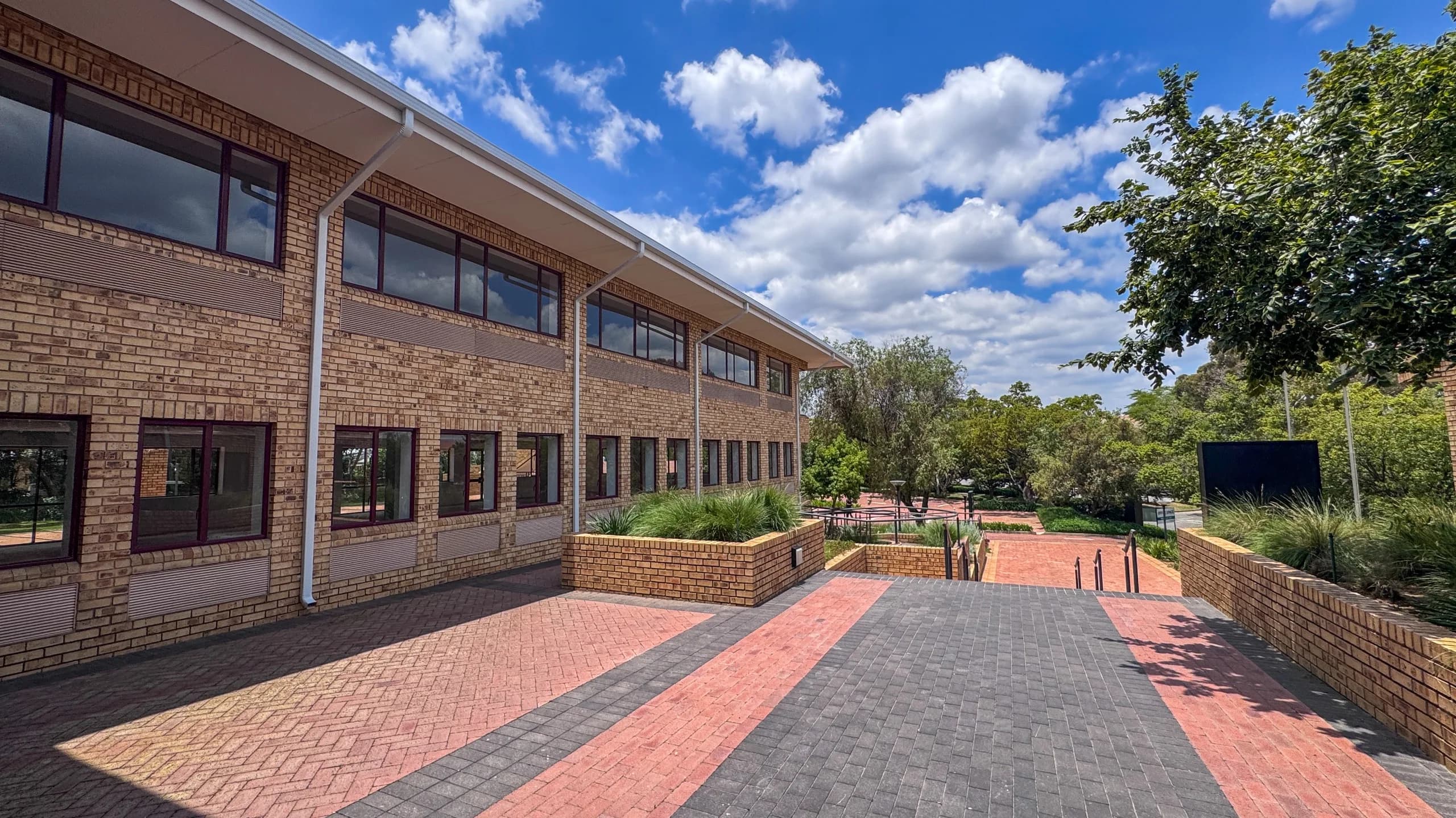 Renovated 779m2 Ground-Floor Office with Direct Garden Access in White-Box Condition | Kernick House, Waterfall Park, Vorna Valley