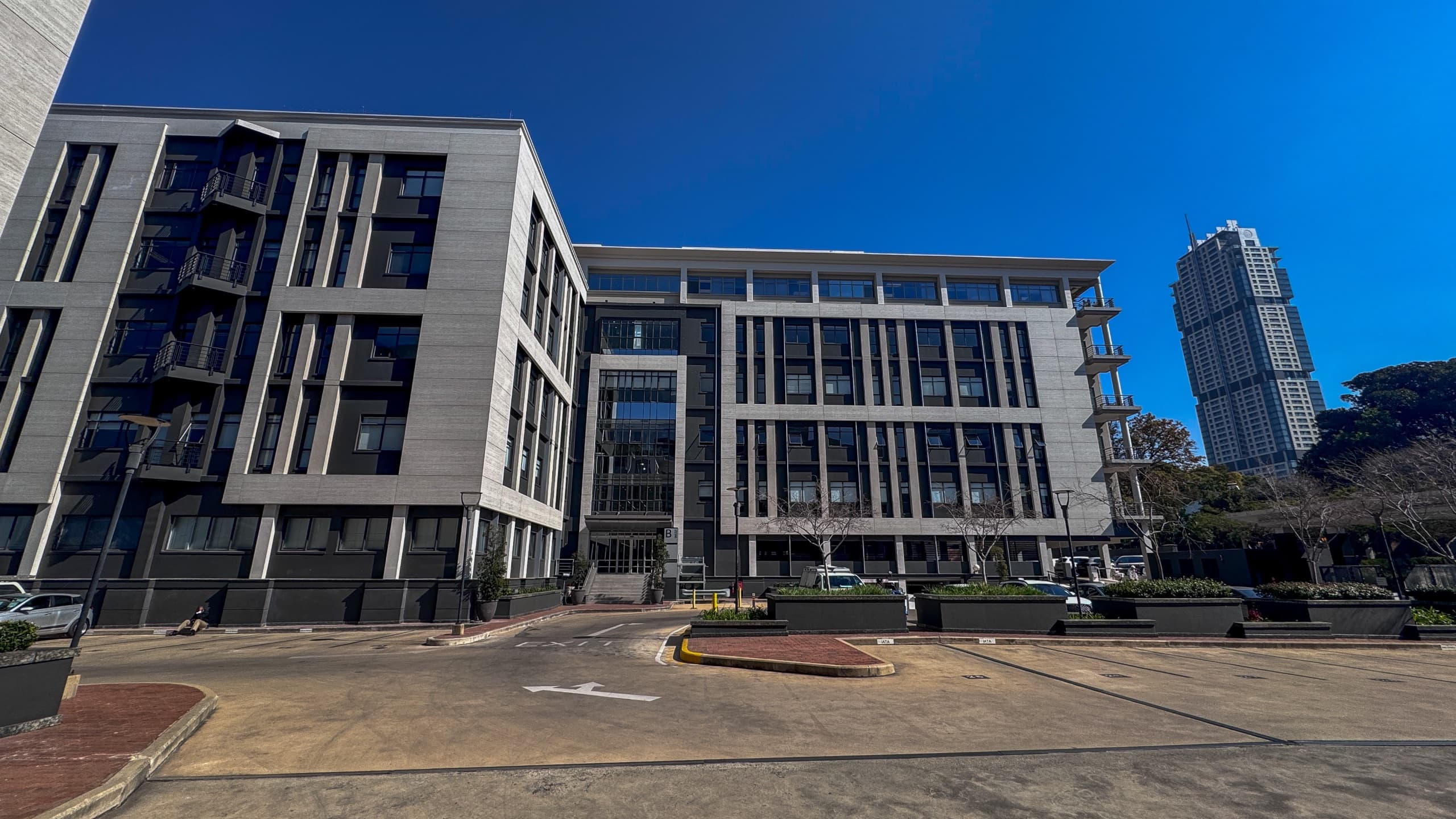 Prime 325m2 Semi-Fitted Suite with Executive Offices & Mutual Place Views | Sandown Mews, Sandton