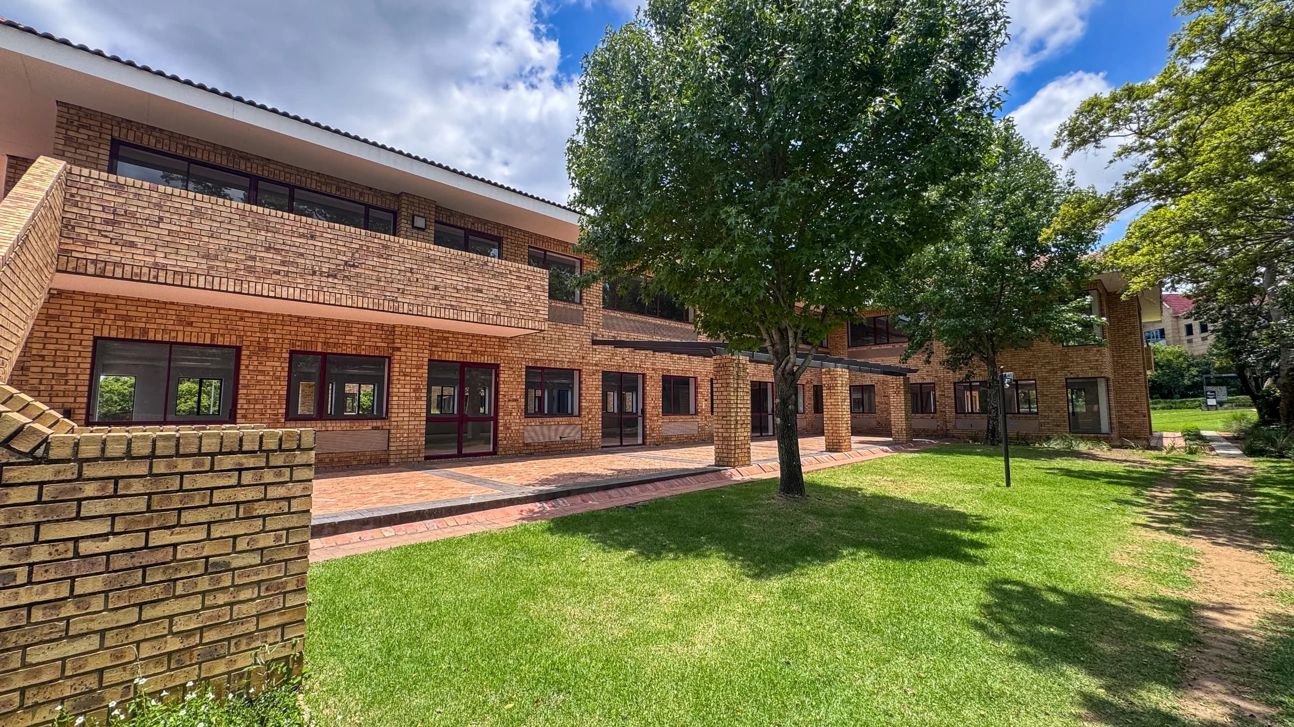 Renovated 236m2 Ground-Floor Office with Direct Garden Access in White-Box Condition | Kernick House, Waterfall Park, Vorna Valley