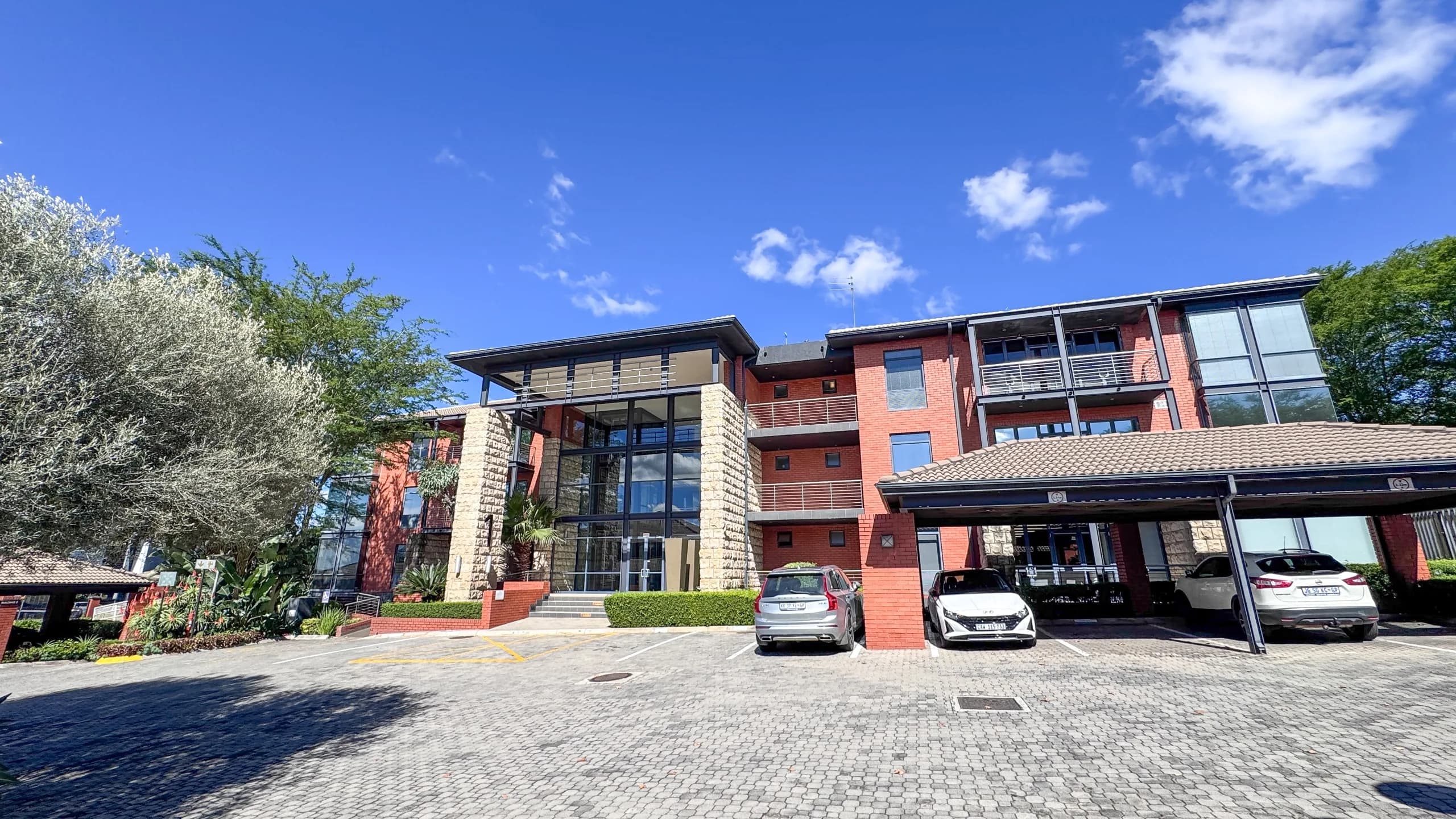 Exclusive 724m2 1st-Floor Suite with Private Balconies & Main Road Signage | Bryanston