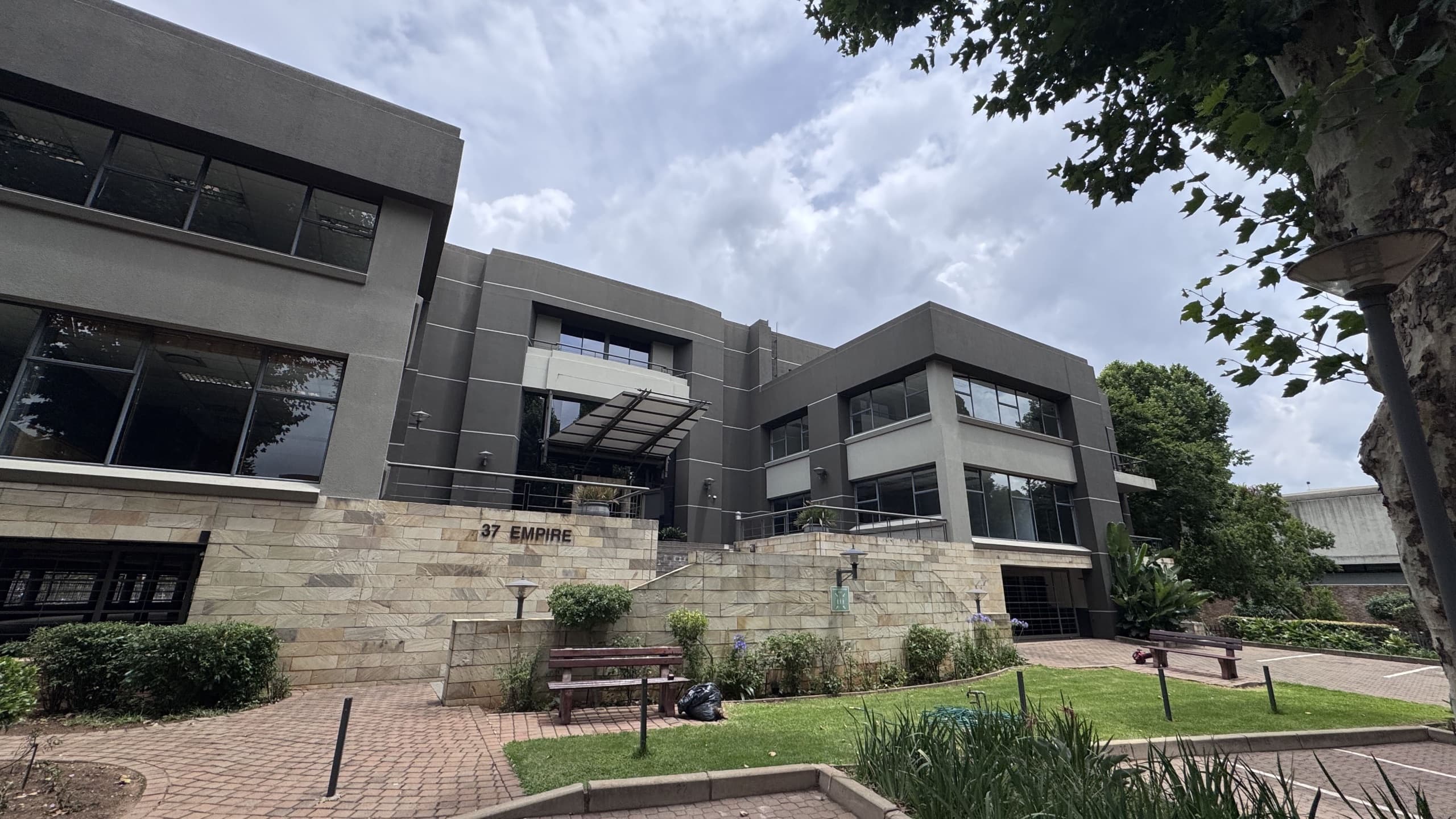 3 400m² Freestanding Office To Let in Parktown