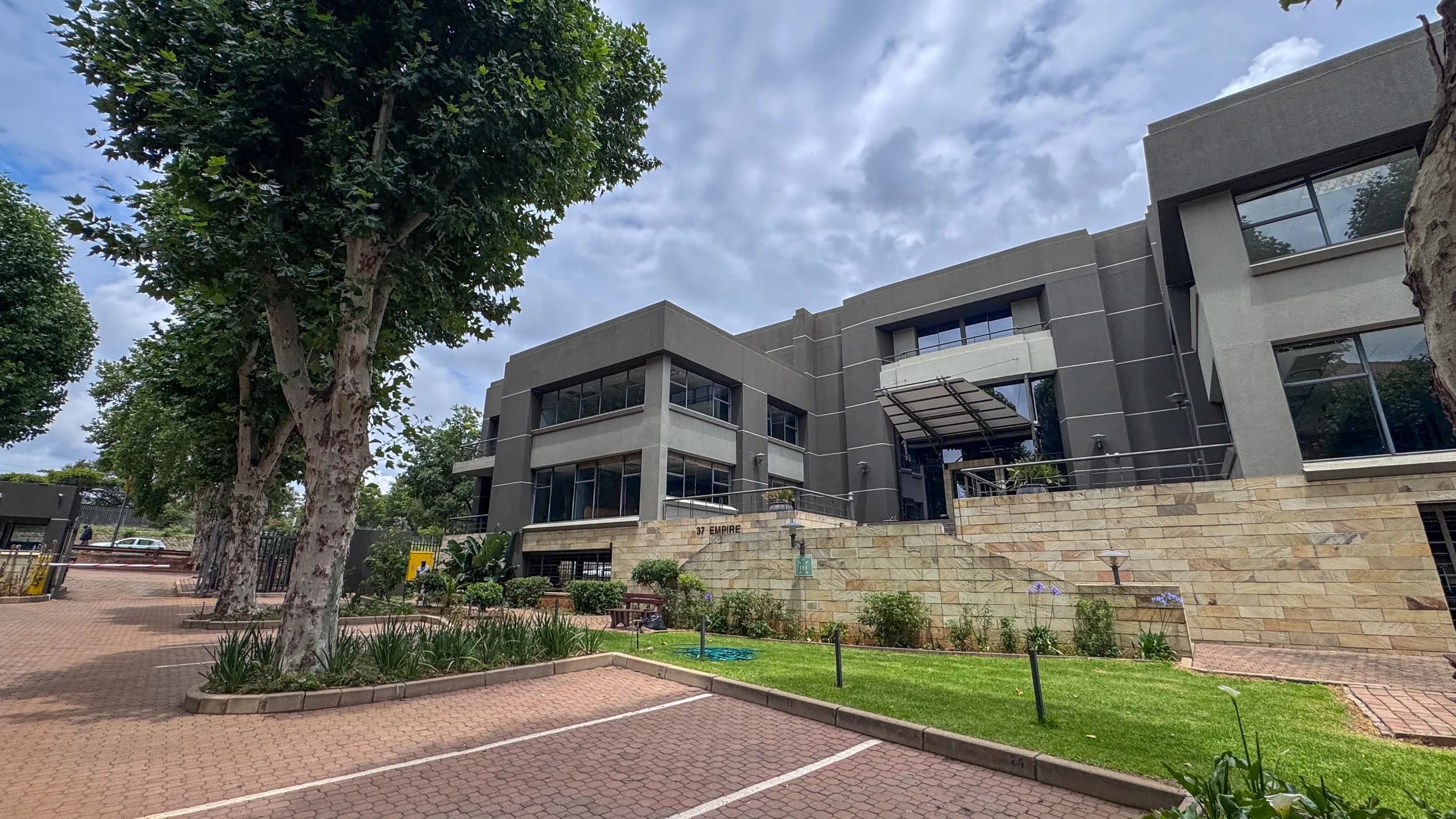 3 400m² Office Building for Sale in Parktown