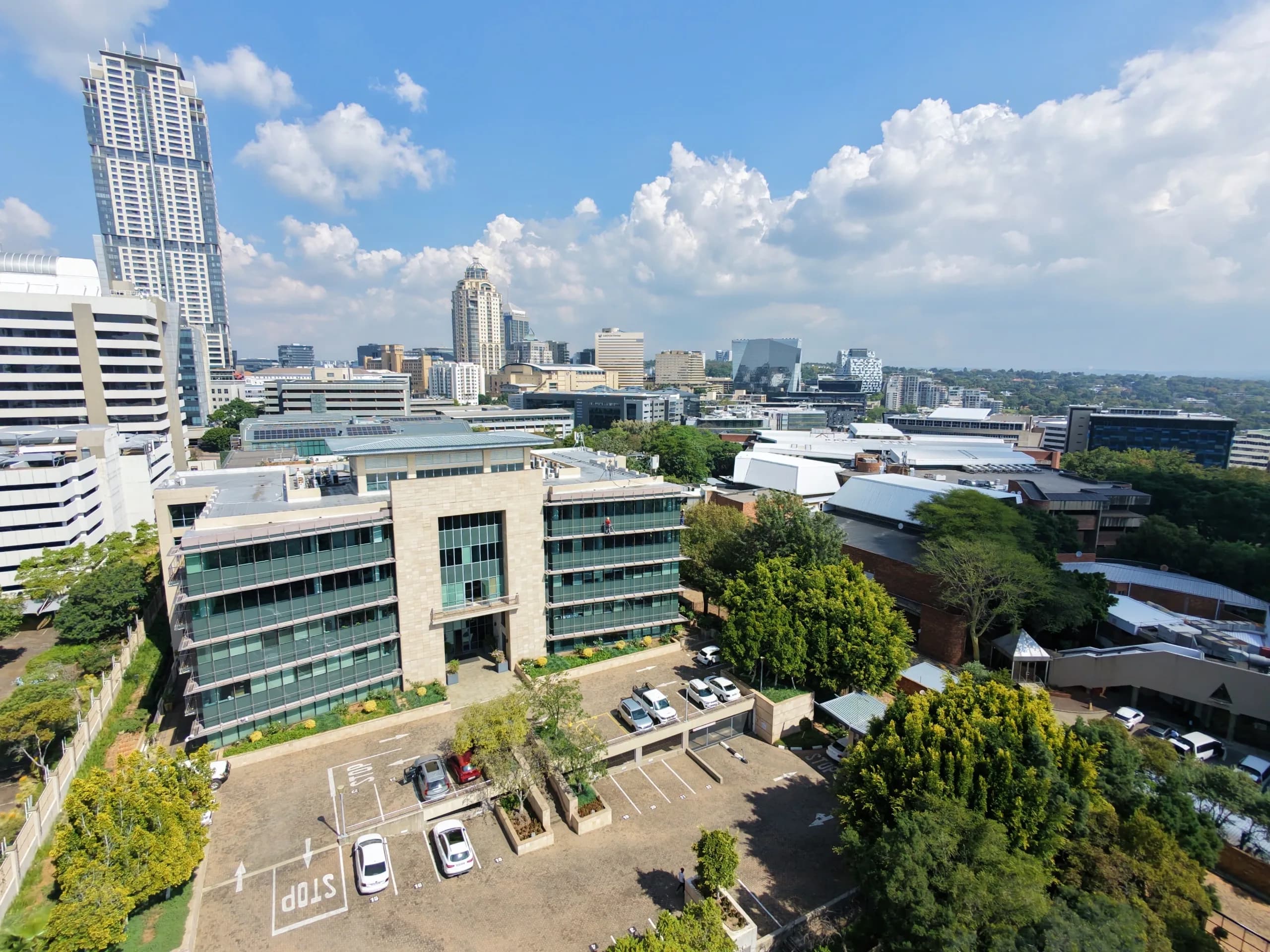 1,277 m² Fitted Office Floor to Let in Sandton