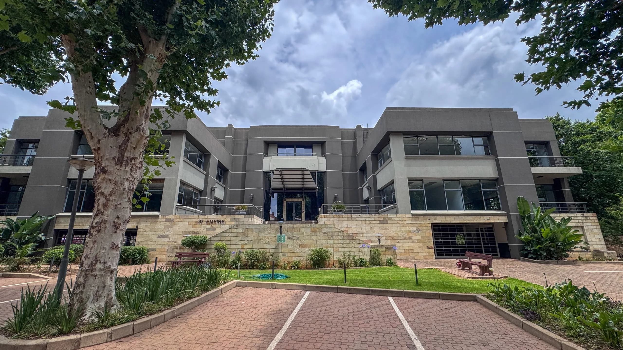 1 500m² First-Floor Office To Let in Parktown