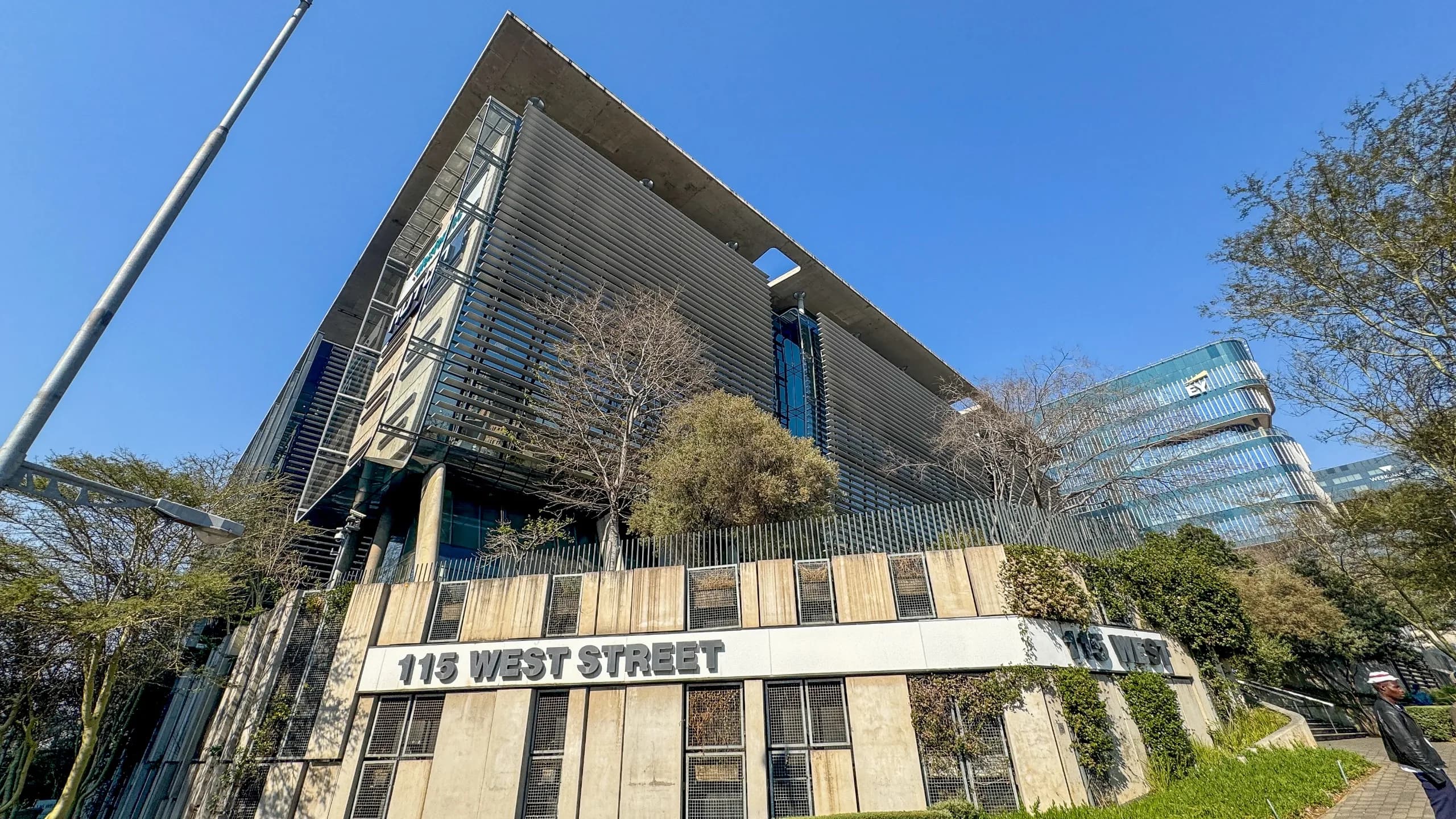 1,500 m² Fitted Office to Let at 115 West Street